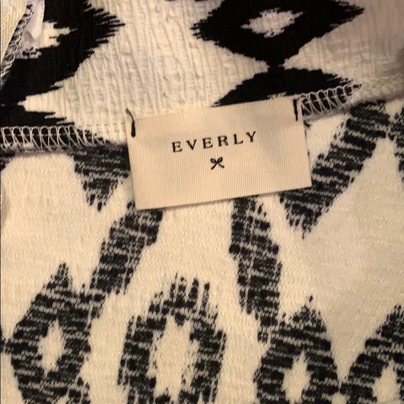 Everly Size M Black and White Skirt - Picture 3 of 4